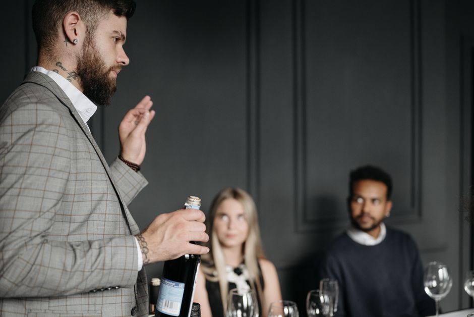 How to Taste Wine Like a Professional